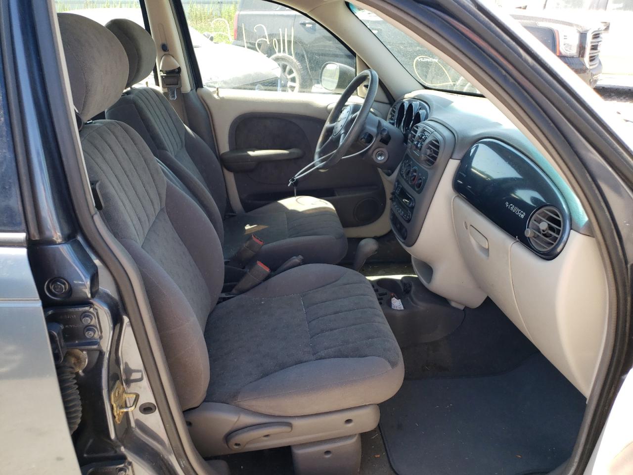 Photo 5 from auction – 2002 CHRYSLER PT CRUISER with VIN 3C4FY48B52T383374