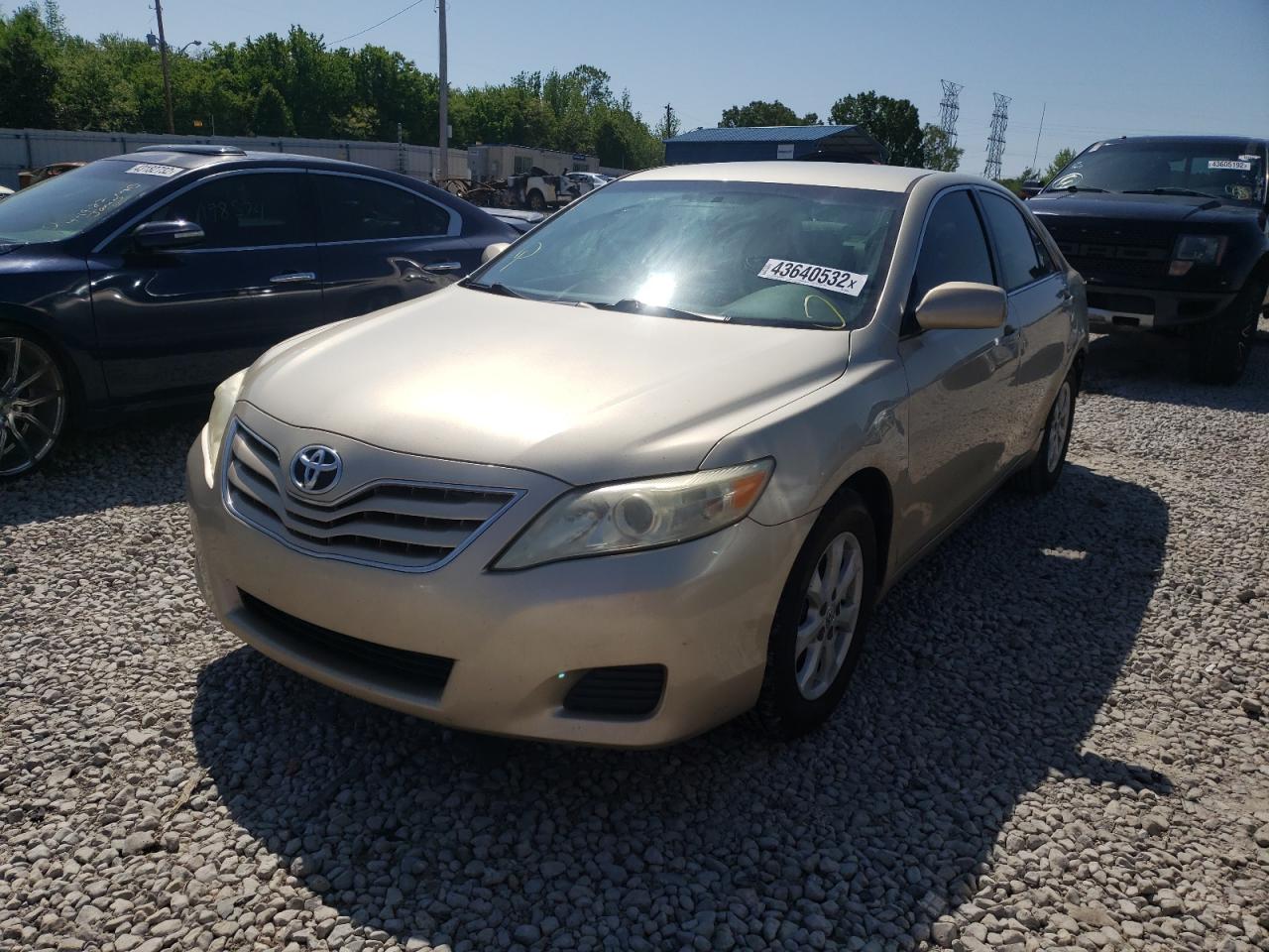 Foto 2 de la subasta – 2011 TOYOTA CAMRY BASE con VIN 4T4BF3EK4BR099681