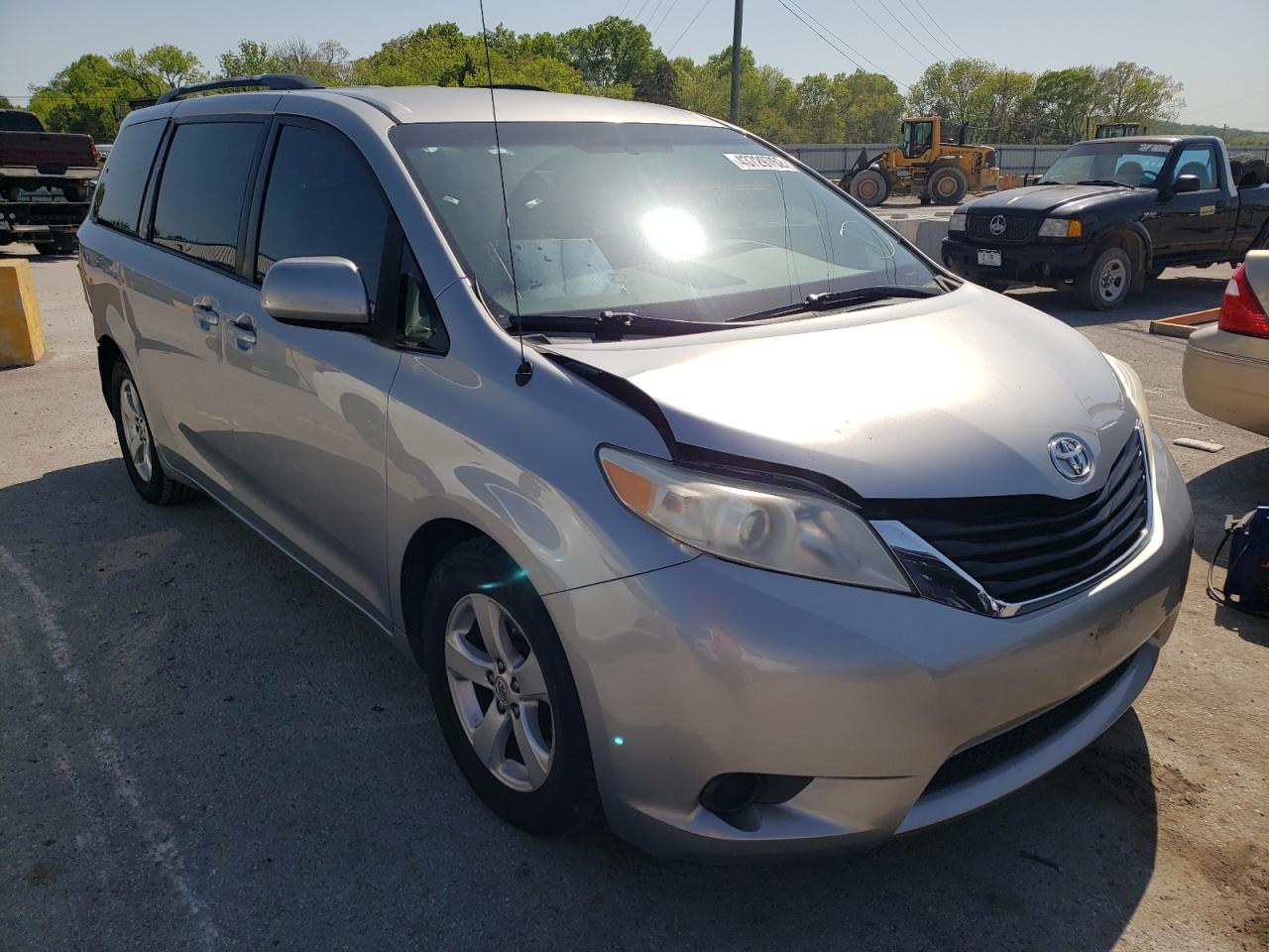 TOYOTA SIENNA LE 2011 with VIN 5TDKK3DCXBS023567 - Photo from auction