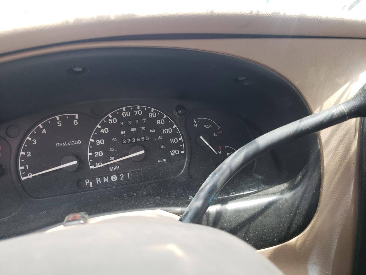 Photo 8 from auction – 2000 FORD EXPLORER E with VIN 1FMZU64P6YZB13881