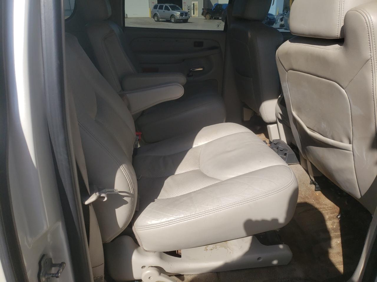 Photo 6 from auction – 2005 CADILLAC ESCALADE E with VIN 3GYFK66N95G169831