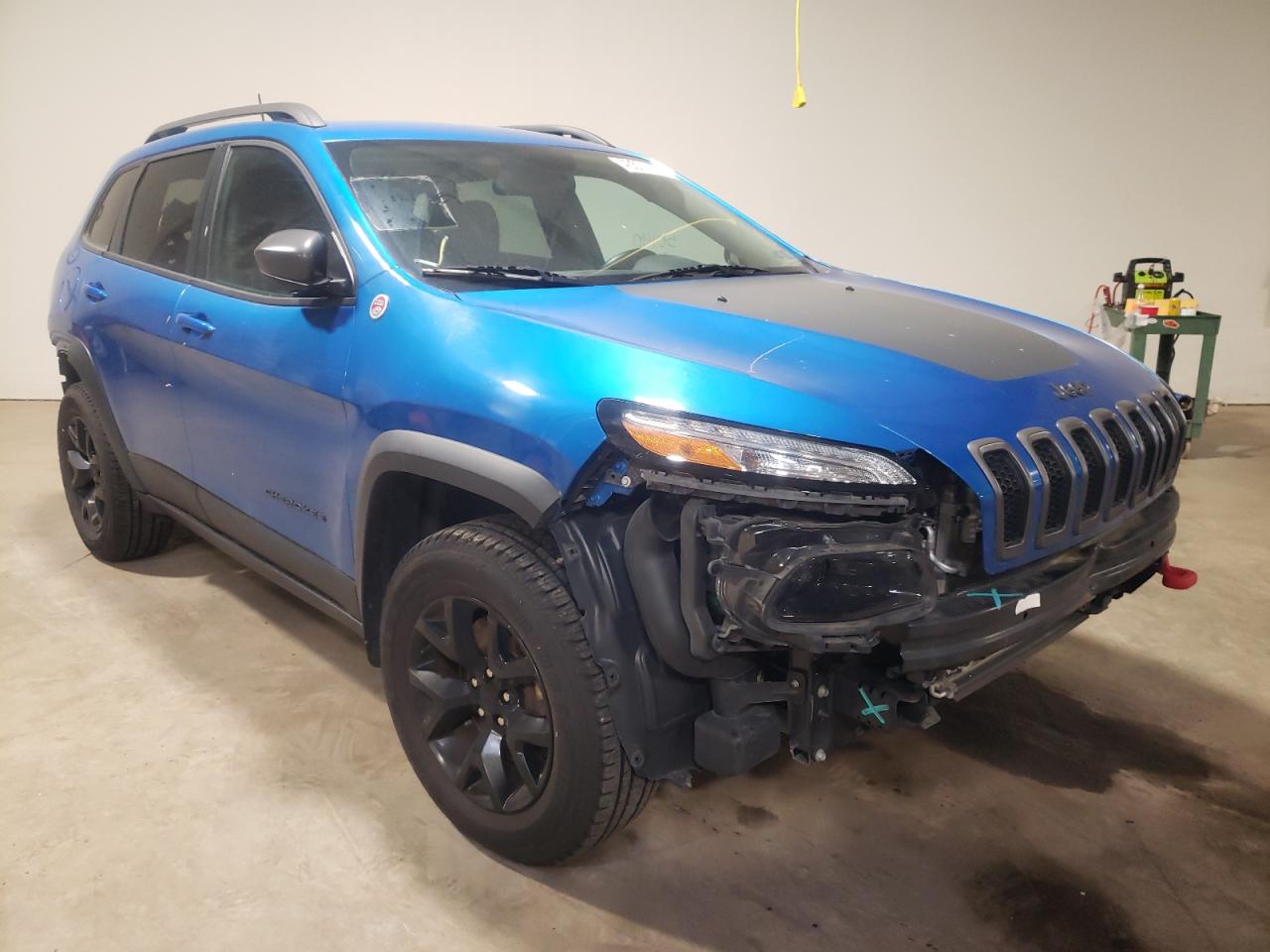JEEP CHEROKEE T 2017 with VIN 1C4PJMBS0HW638999 - Photo from auction
