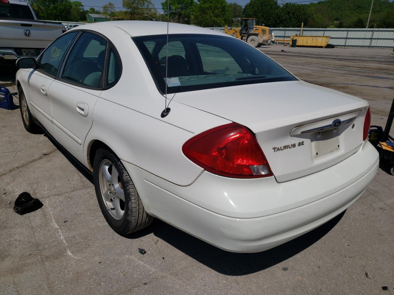 Photo 3 from auction – 2003 FORD TAURUS SE with VIN 1FAFP53U23A210072