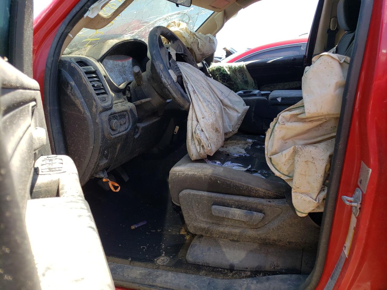 Photo 5 from auction – 2019 RAM 1500 TRADE with VIN 1C6RREGT7KN614681