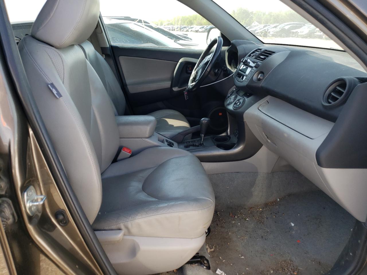 Photo 5 from auction – 2011 TOYOTA RAV4 LIMIT with VIN 2T3DK4DV8BW058378