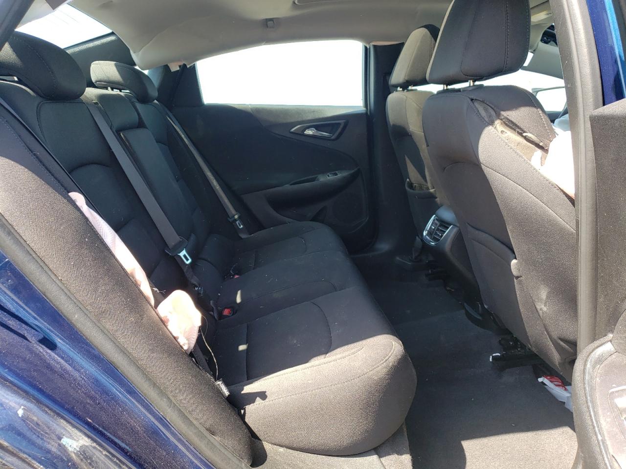 Photo 6 from auction – 2019 CHEVROLET MALIBU LT with VIN 1G1ZD5ST0KF214866