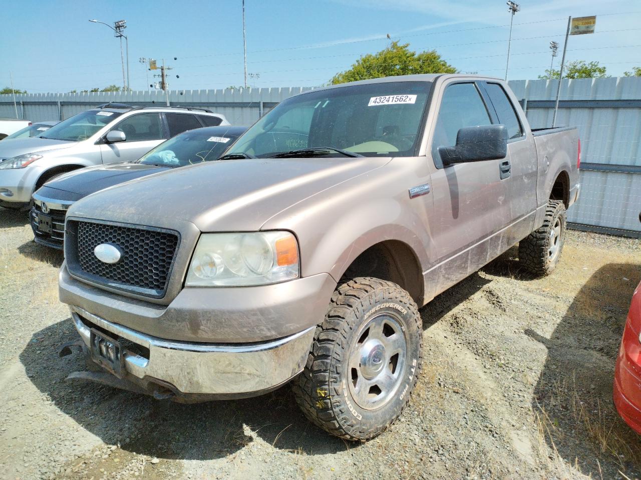 Photo 2 from auction – 2006 FORD F150 with VIN 1FTRX14W46KC22285