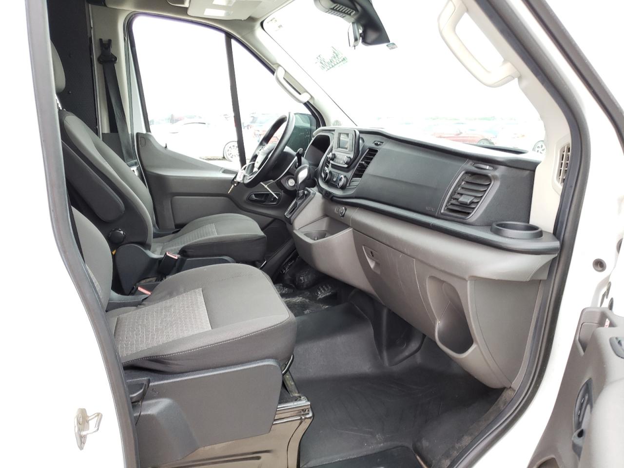 Photo 5 from auction – 2020 FORD TRANSIT T- with VIN 1FTBR2C8XLKA41210