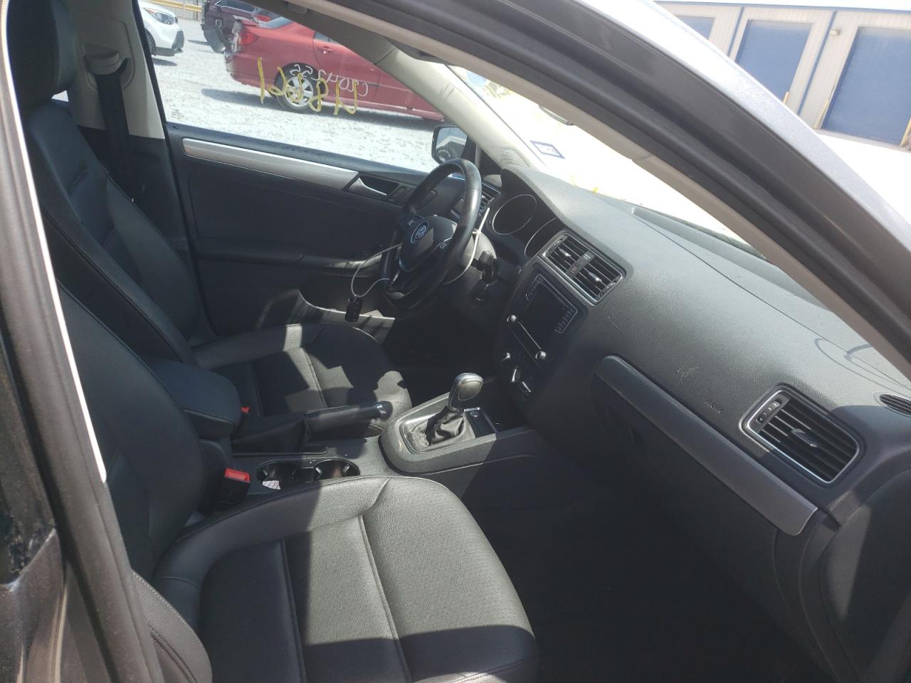 Photo 5 from auction – 2016 VOLKSWAGEN JETTA SE with VIN 3VWD67AJ2GM371276