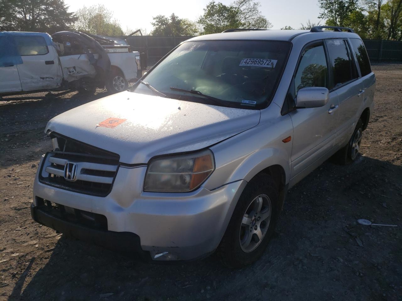 Photo 2 from auction – 2006 HONDA PILOT EX with VIN 5FNYF28486B023332