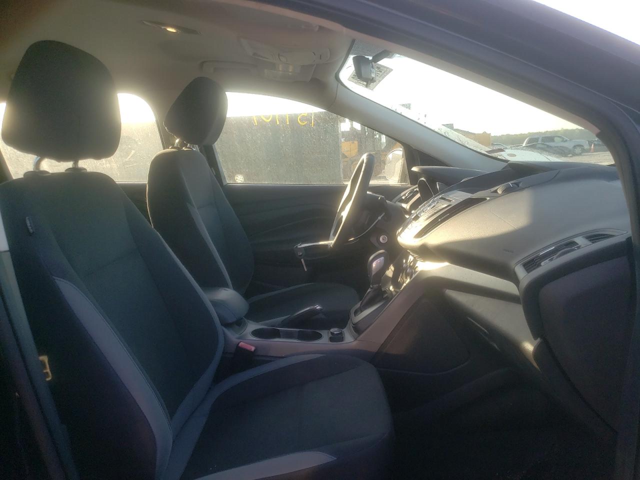 Photo 5 from auction – 2013 FORD ESCAPE S with VIN 1FMCU0F75DUB49956