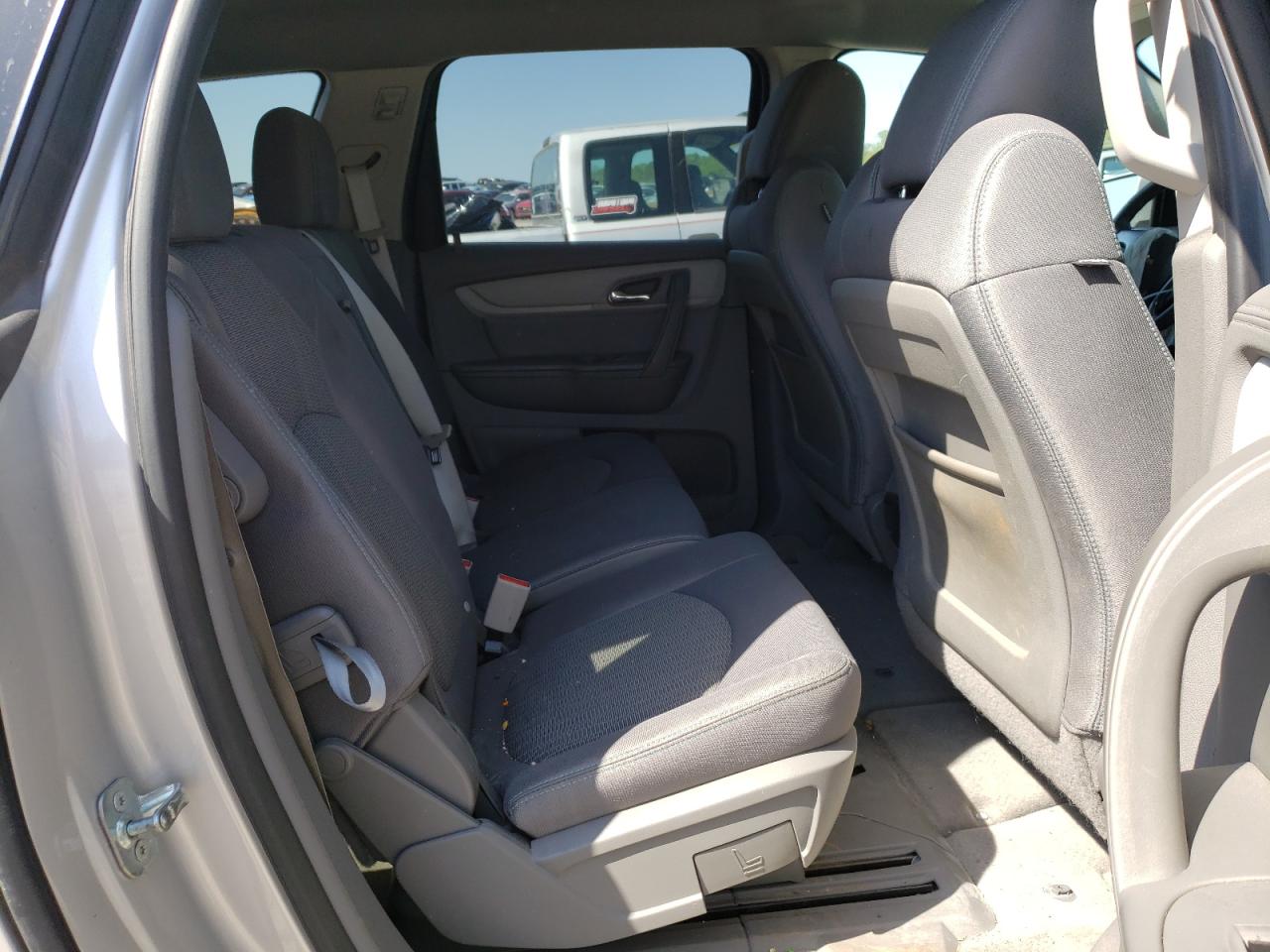Photo 6 from auction – 2016 CHEVROLET TRAVERSE L with VIN 1GNKRGKD2GJ274612