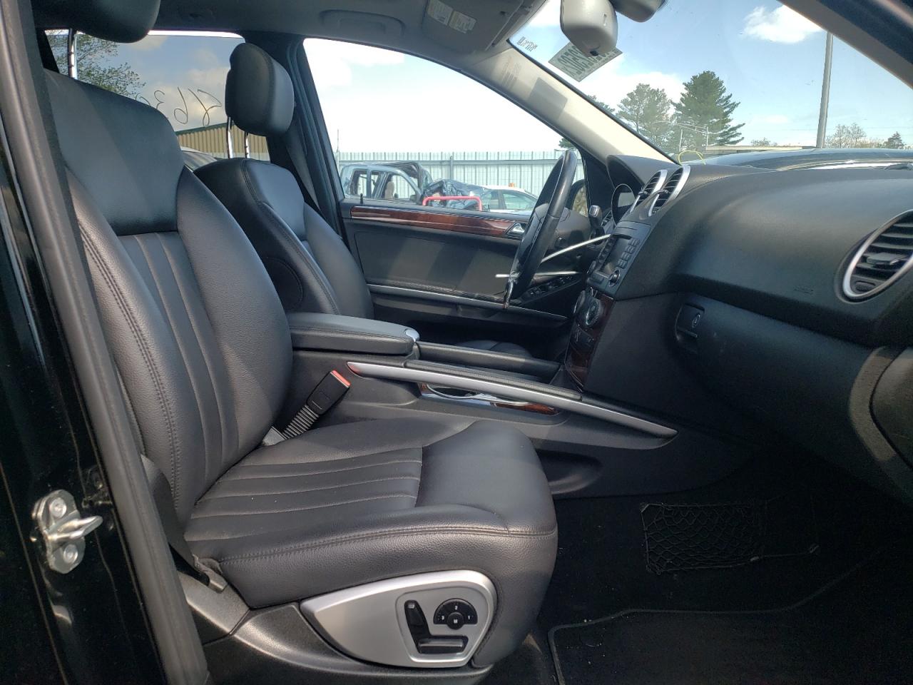 Photo 5 from auction – 2008 MERCEDES-BENZ ML 550 with VIN 4JGBB72E58A406152