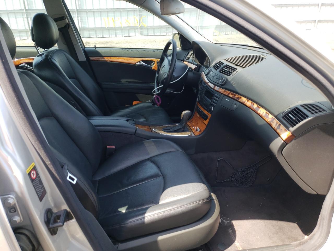 Photo 5 from auction – 2003 MERCEDES-BENZ E 320 with VIN WDBUF65J33A214692