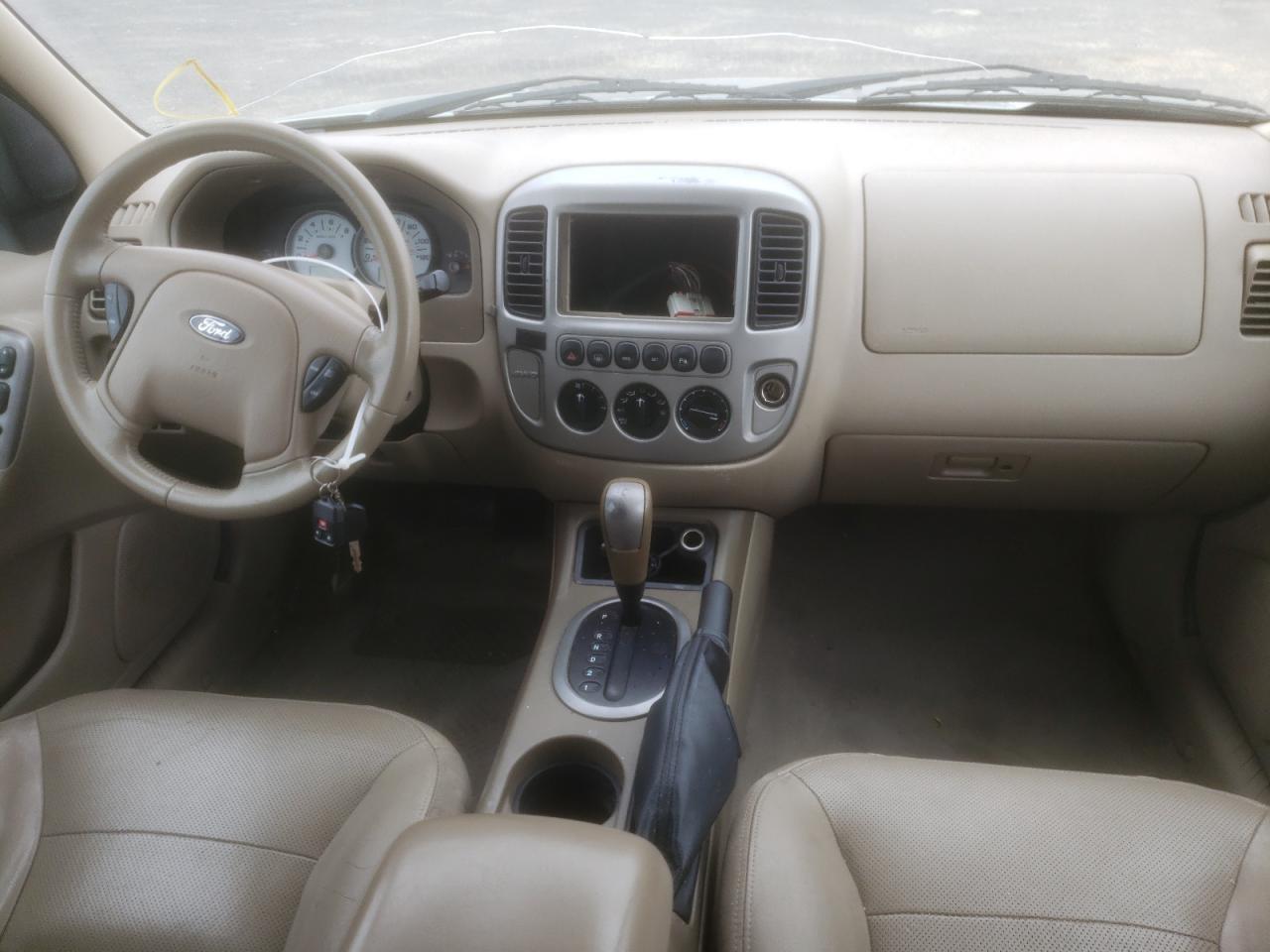 Photo 9 from auction – 2005 FORD ESCAPE LIM with VIN 1FMYU94125KA75370