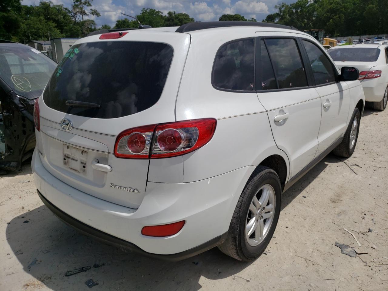 Photo 4 from auction – 2010 HYUNDAI SANTA FE G with VIN 5NMSG3AB9AH339895