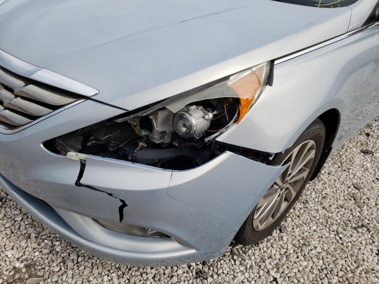 Photo 9 from auction – 2011 HYUNDAI SONATA SE with VIN 5NPEC4AB5BH209325