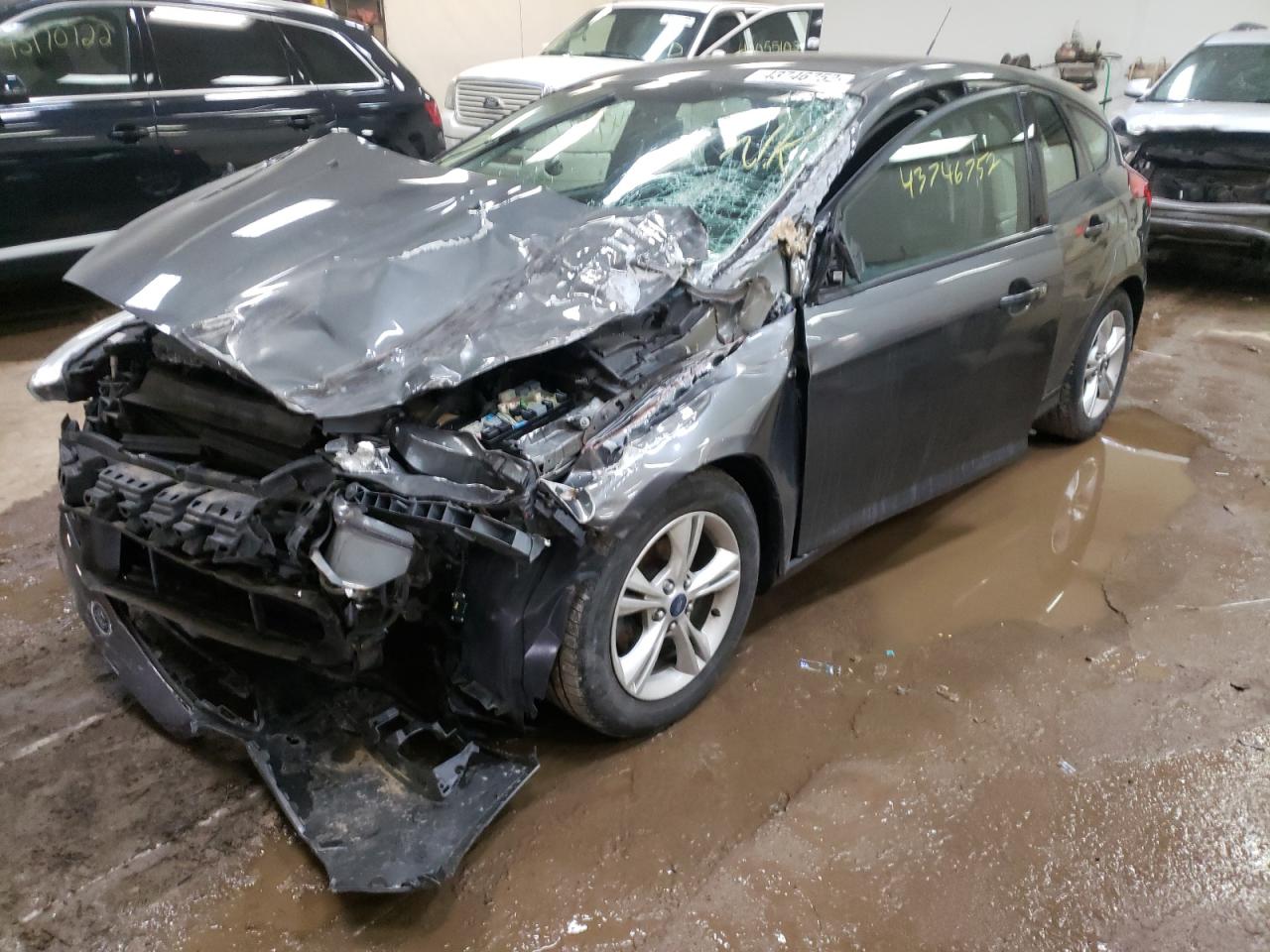 Photo 2 from auction – 2015 FORD FOCUS SE with VIN 1FADP3K22FL251760
