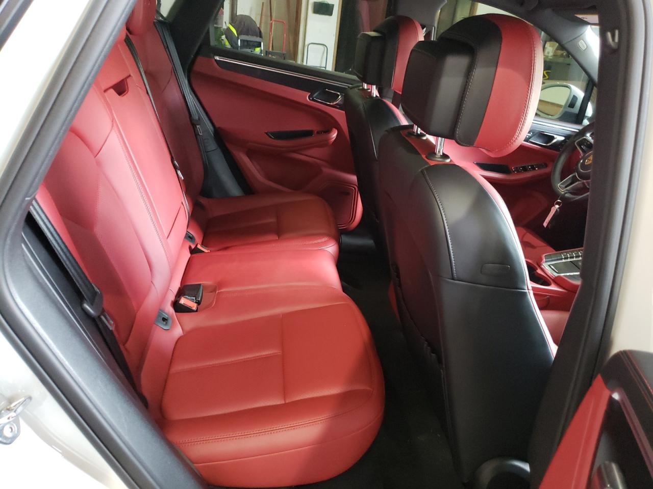 Photo 6 from auction – 2017 PORSCHE MACAN GTS with VIN WP1AG2A50HLB55680