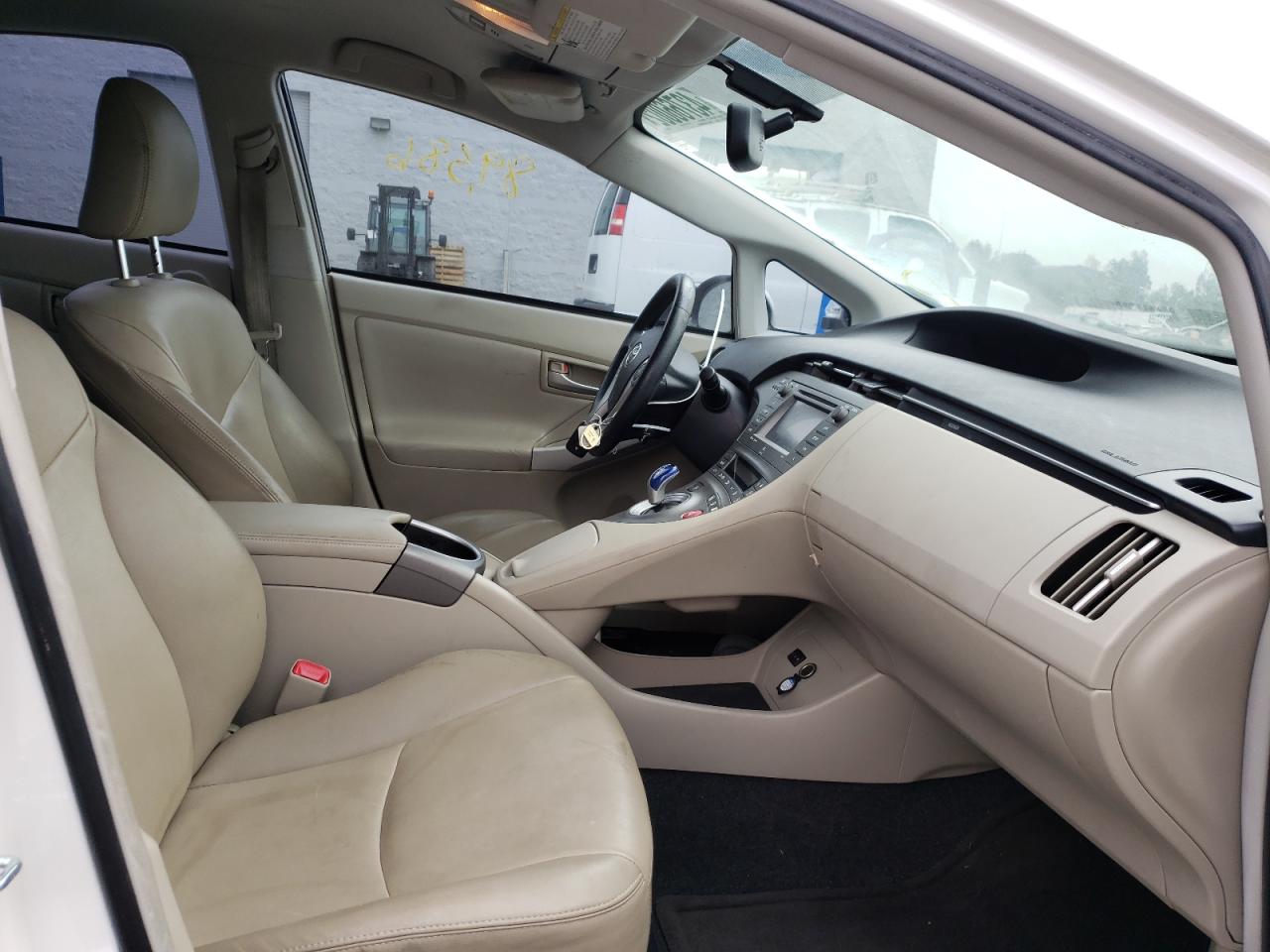 Photo 5 from auction – 2013 TOYOTA PRIUS with VIN JTDKN3DU8D5595293