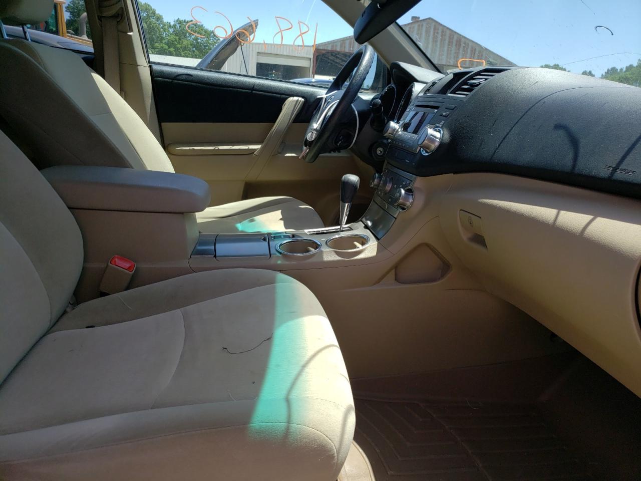 Photo 5 from auction – 2012 TOYOTA HIGHLANDER with VIN 5TDZK3EH5CS073349