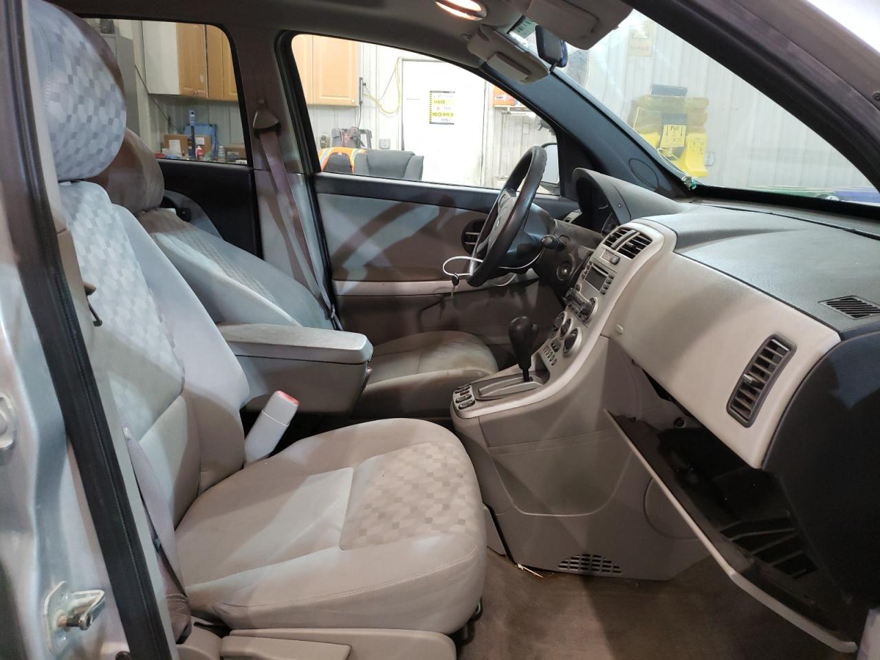 Photo 5 from auction – 2005 CHEVROLET EQUINOX LT with VIN 2CNDL73F356119124