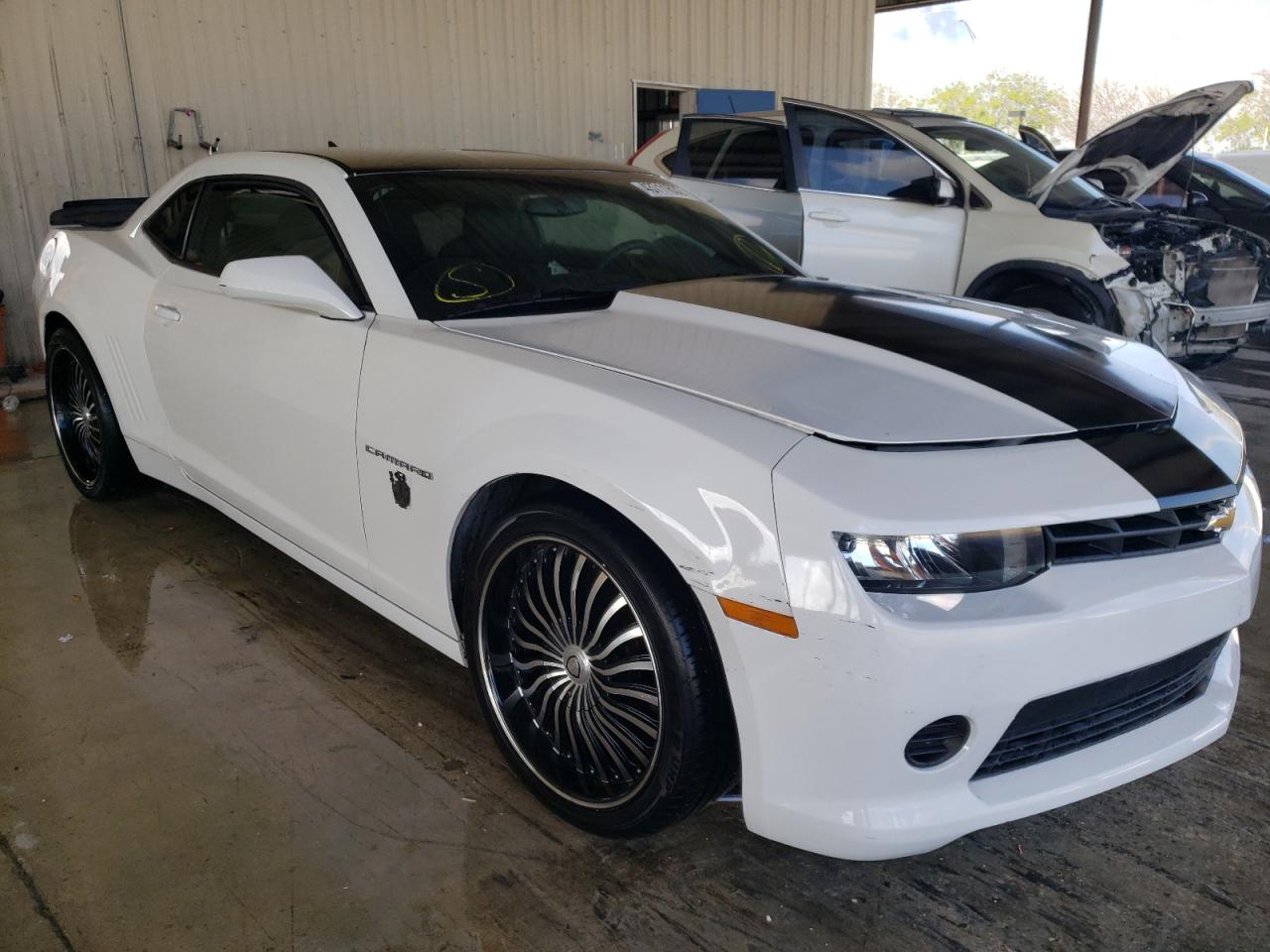 Photo 1 from auction – 2015 CHEVROLET CAMARO LS with VIN 2G1FB1E3XF9226583