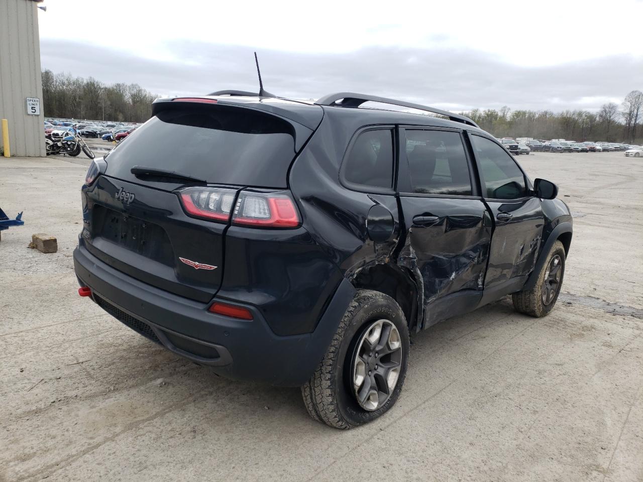 Photo 4 from auction – 2019 JEEP CHEROKEE T with VIN 1C4PJMBX4KD256229