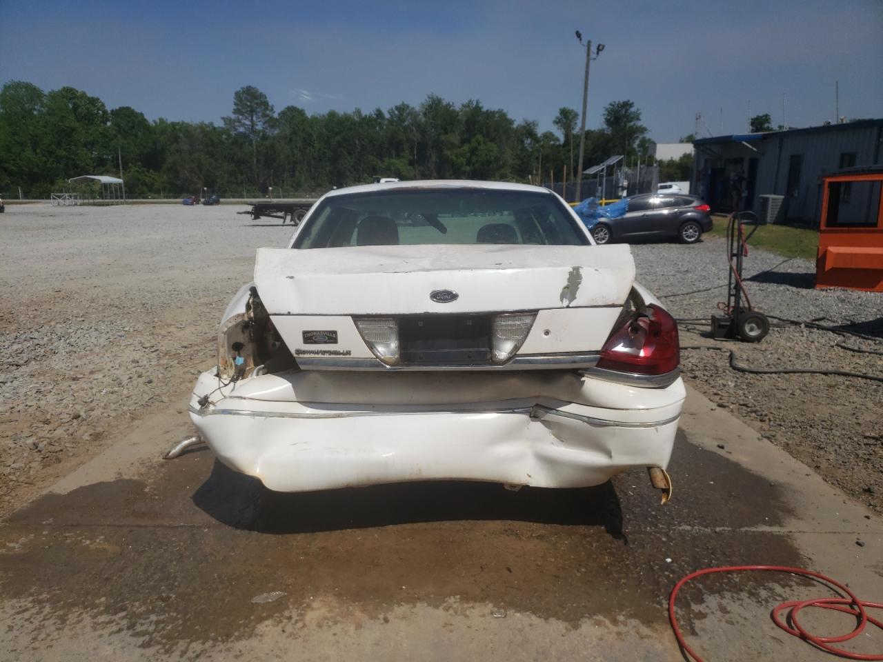 Photo 9 from auction – 2004 FORD CROWN VICT with VIN 2FAFP74W74X142694