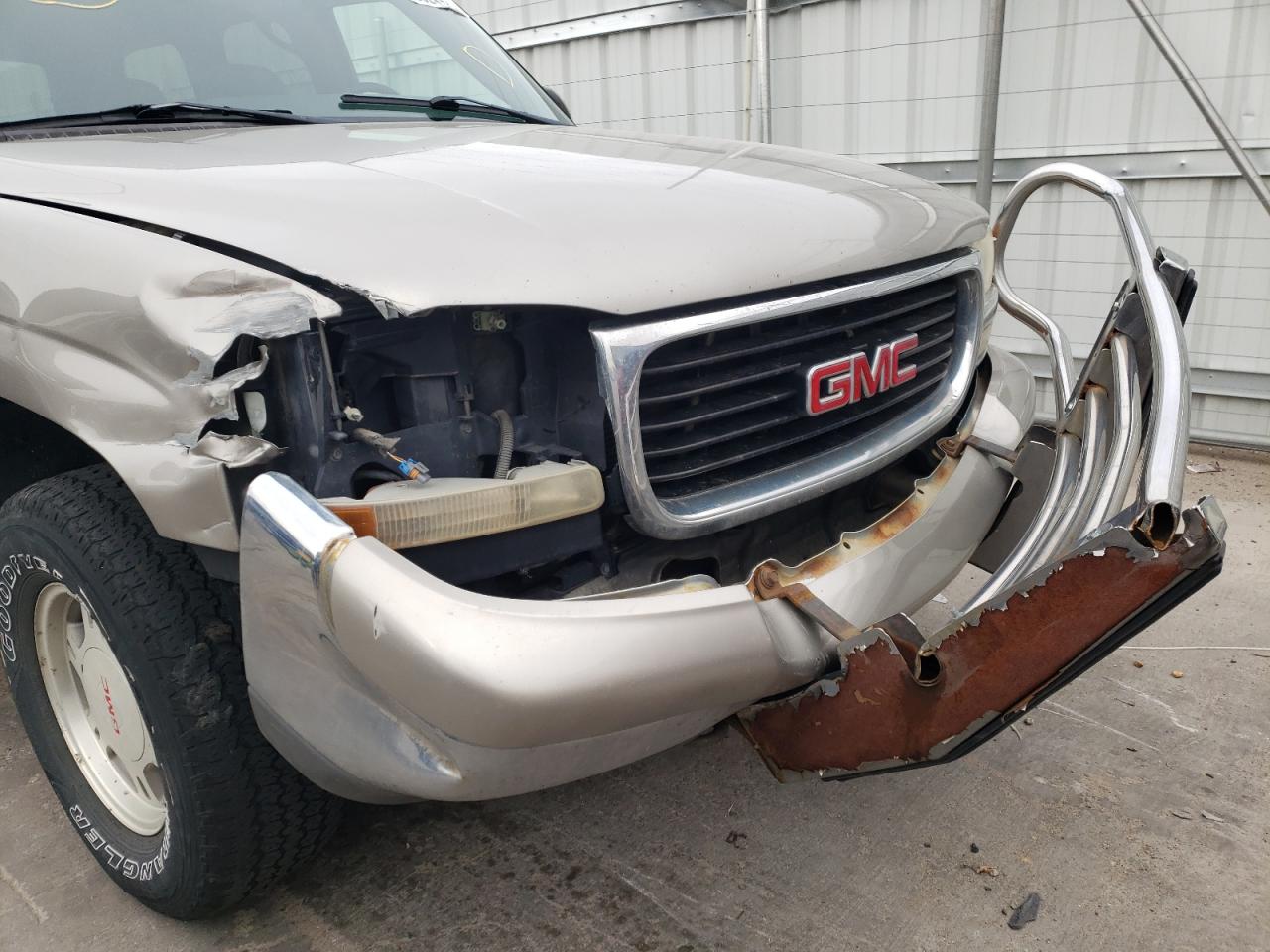 Photo 9 from auction – 2001 GMC YUKON with VIN 1GKEK13TX1J101784