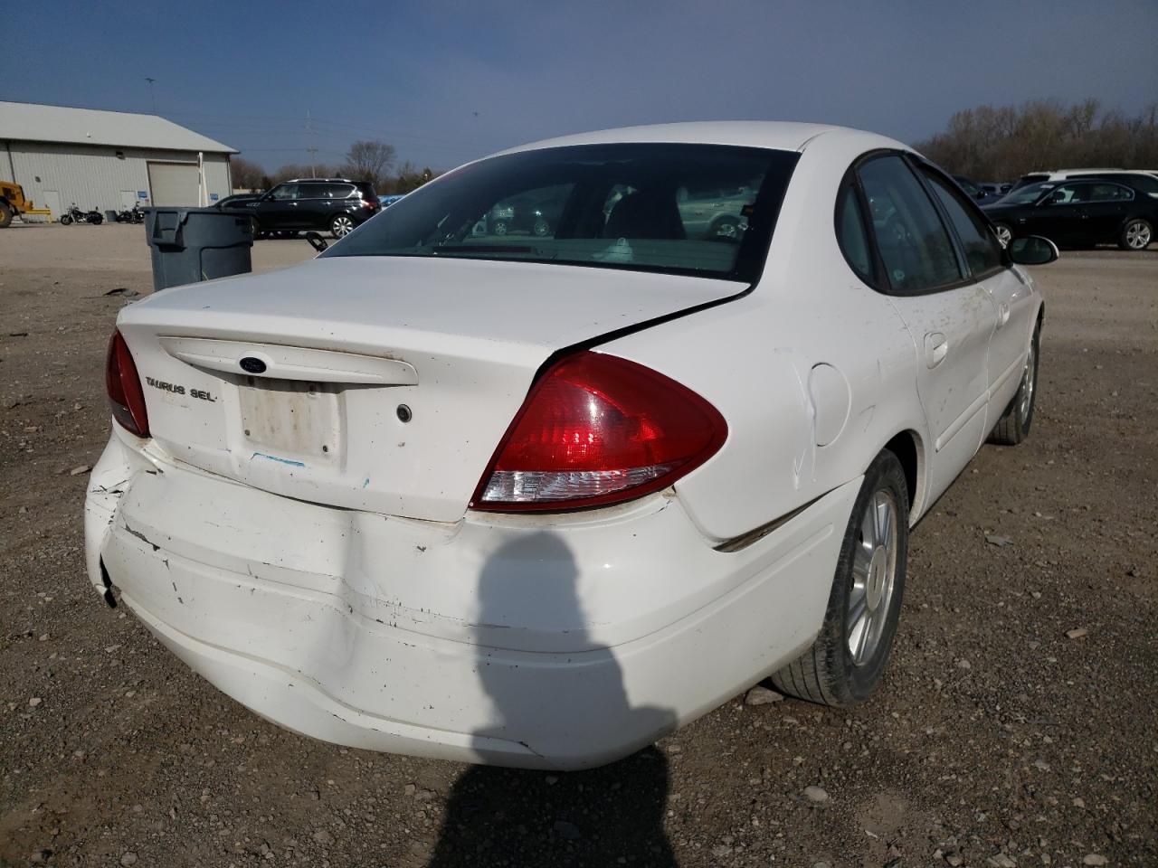 Photo 4 from auction – 2005 FORD TAURUS SEL with VIN 1FAFP56U05A250777