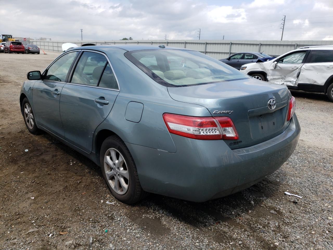Photo 3 from auction – 2011 TOYOTA CAMRY BASE with VIN 4T1BF3EK4BU652758