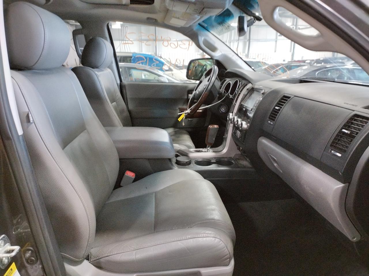 Photo 5 from auction – 2012 TOYOTA SEQUOIA PL with VIN 5TDDW5G1XCS068142