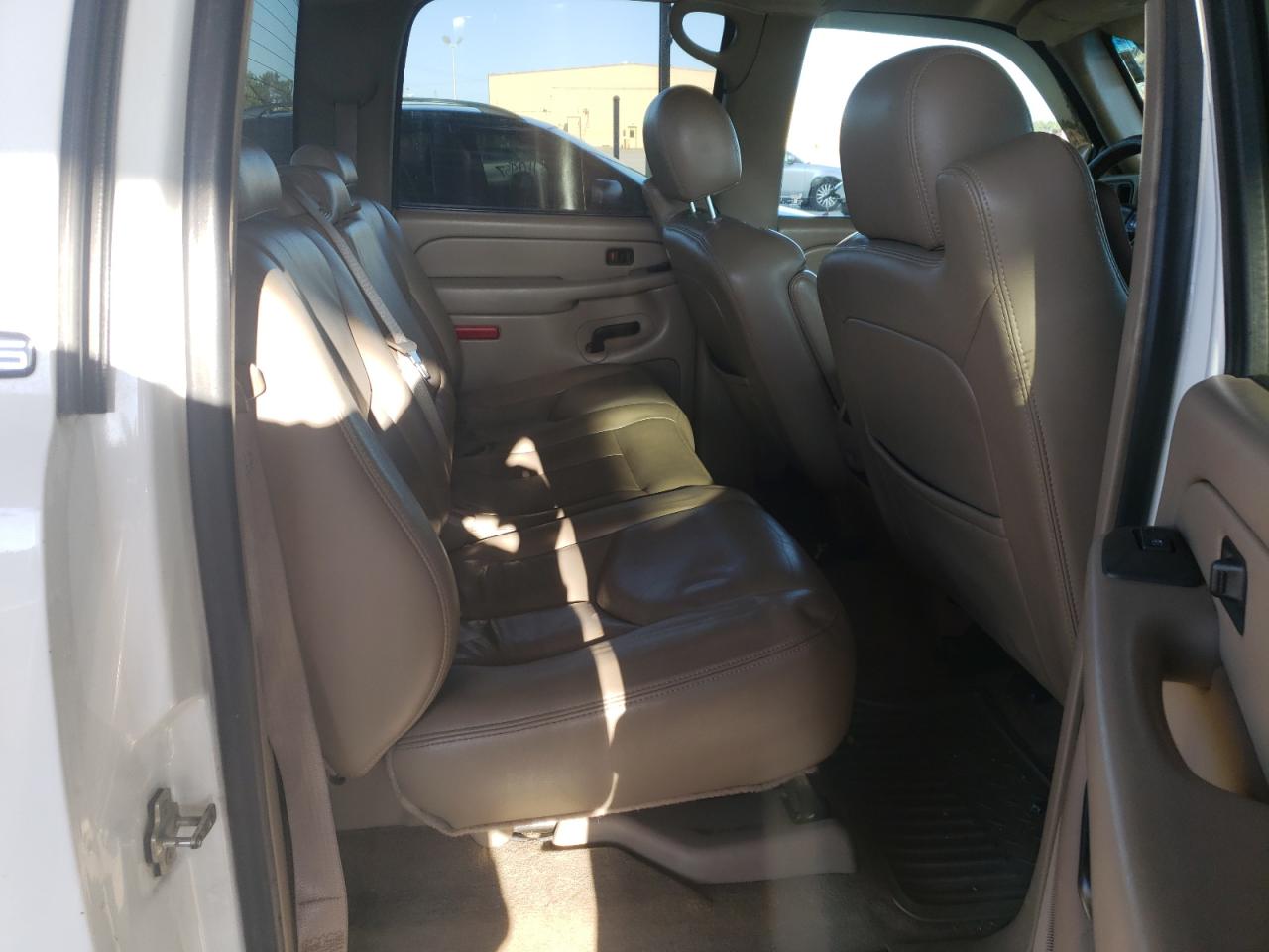 Photo 6 from auction – 2005 CHEVROLET SILVERADO with VIN 2GCEC13T551193573