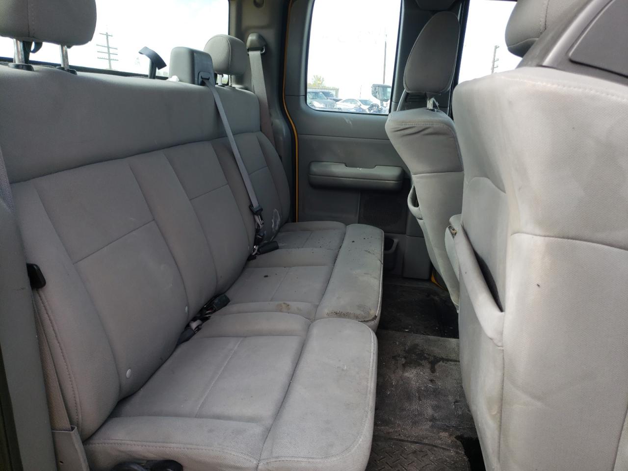 Photo 6 from auction – 2004 FORD F150 with VIN 1FTRX12W64KD56201