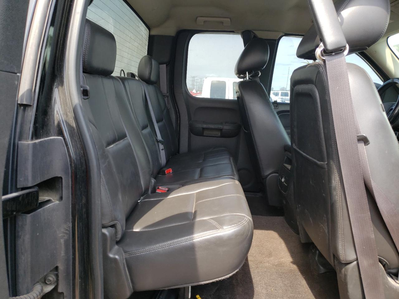 Photo 6 from auction – 2011 CHEVROLET SILVERADO with VIN 1GCRKTE32BZ186595
