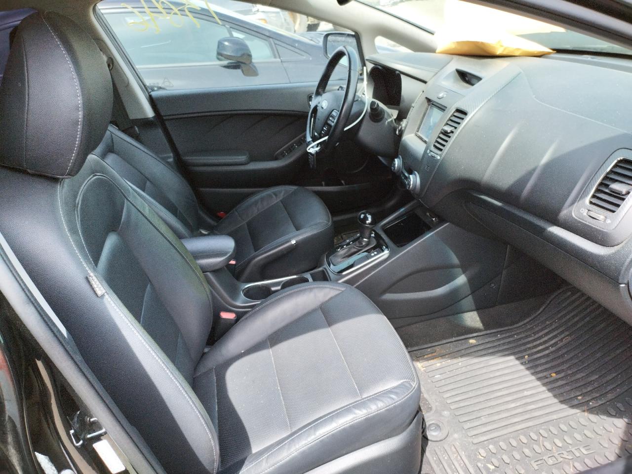 Photo 5 from auction – 2017 KIA FORTE EX with VIN KNAFX5A83H5672072