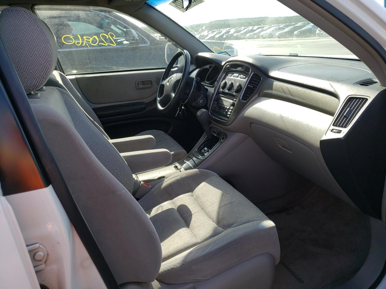 Photo 5 from auction – 2003 TOYOTA HIGHLANDER with VIN JTEGD21A830064387