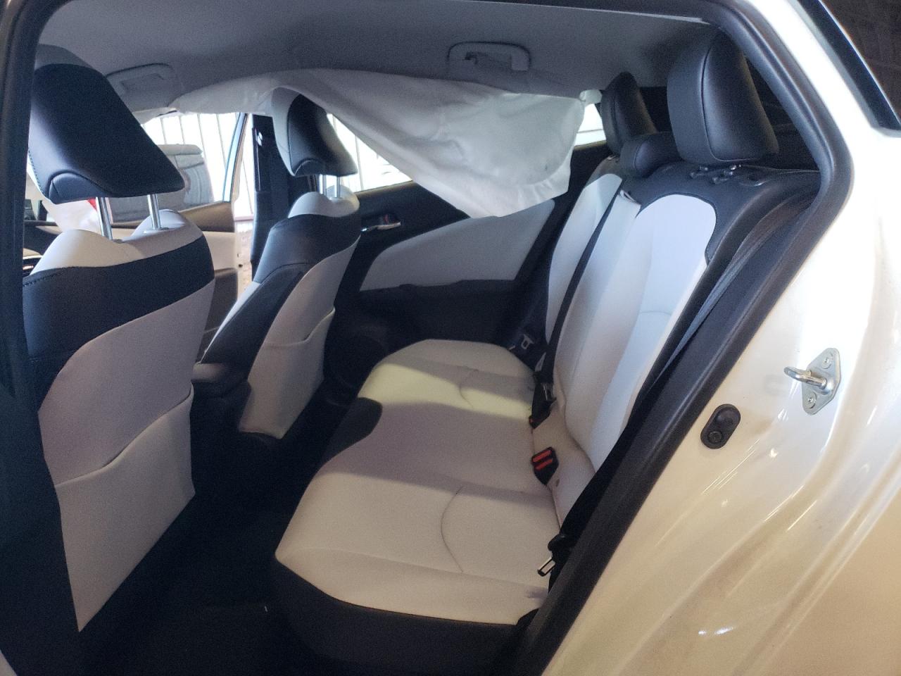 Photo 6 from auction – 2018 TOYOTA PRIUS with VIN JTDKARFU4J3546143