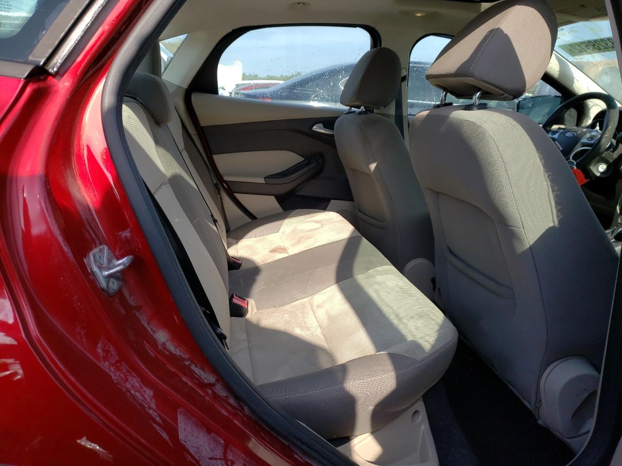 Photo 6 from auction – 2014 FORD FOCUS SE with VIN 1FADP3F25EL447894
