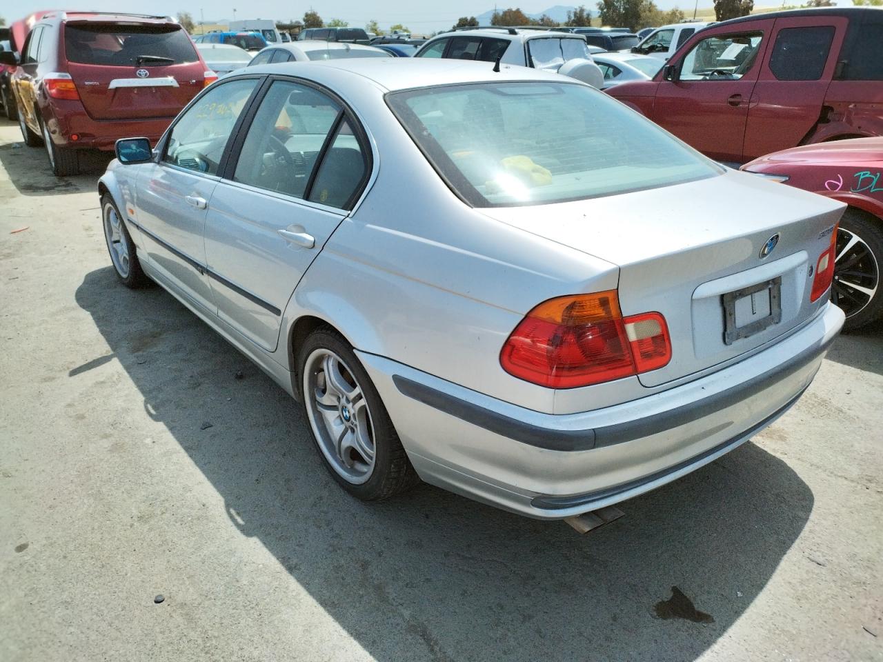 Photo 3 from auction – 1999 BMW 328 I AUTO with VIN WBAAM5333XFR08720