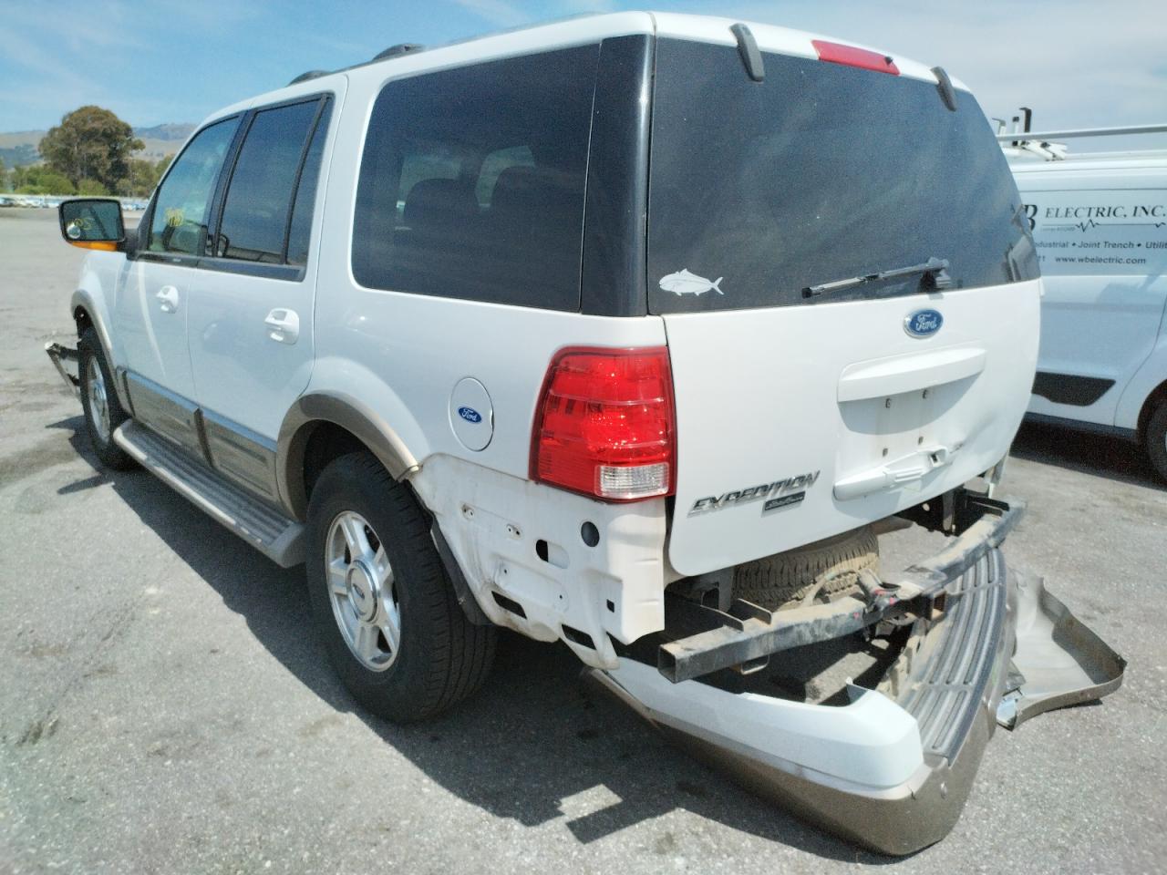 Photo 3 from auction – 2004 FORD EXPEDITION with VIN 1FMFU18L84LB21619