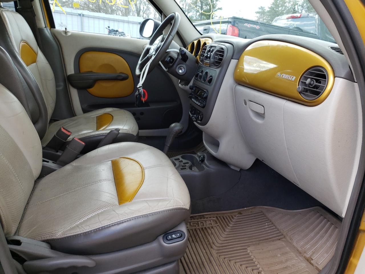 Photo 5 from auction – 2002 CHRYSLER PT CRUISER with VIN 3C8FY68B72T324255