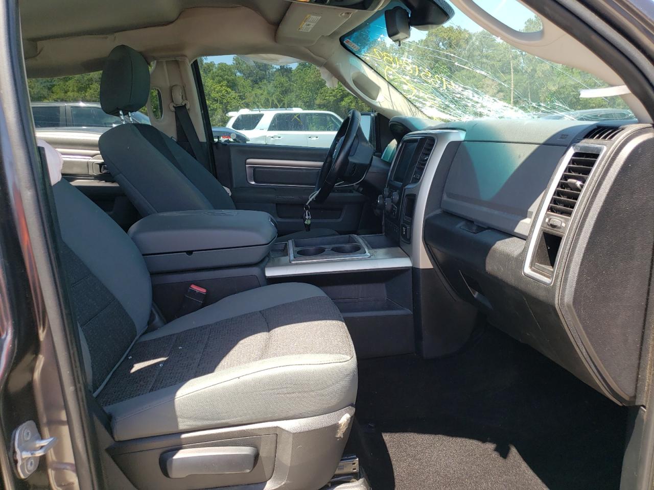 Photo 5 from auction – 2014 RAM 1500 SLT with VIN 1C6RR6LT1ES384041