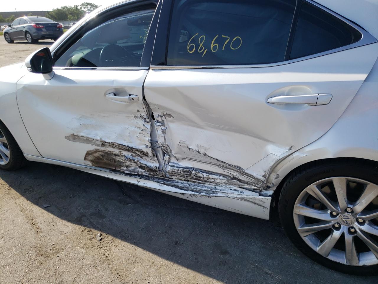 Photo 9 from auction – 2016 LEXUS IS 200T with VIN JTHBA1D23G5021203