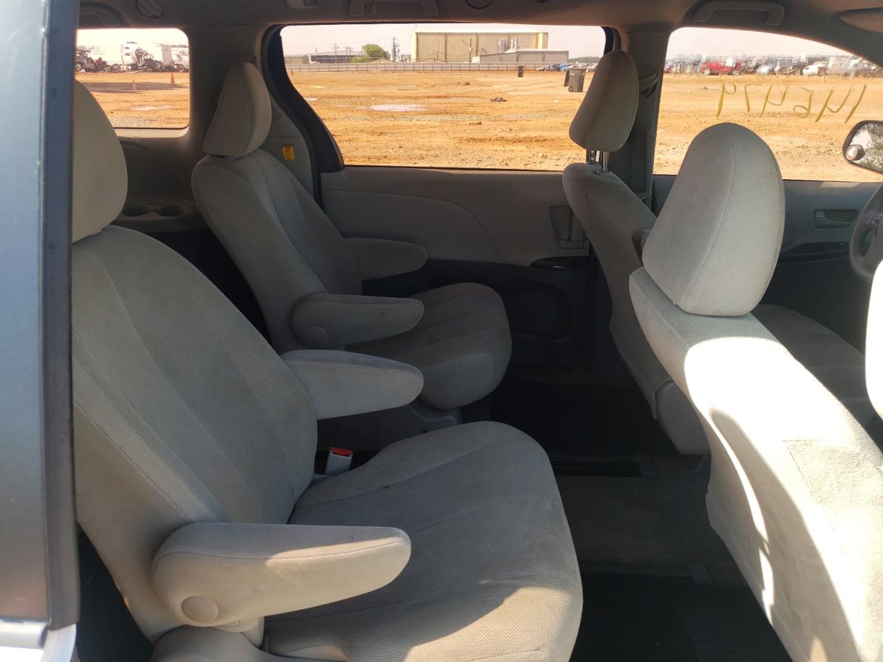 Photo 6 from auction – 2012 TOYOTA SIENNA BAS with VIN 5TDKA3DC3CS012060