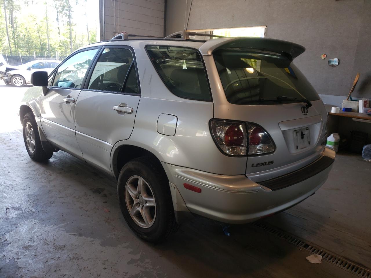 Photo 3 from auction – 2001 LEXUS RX 300 with VIN JTJHF10U010223812