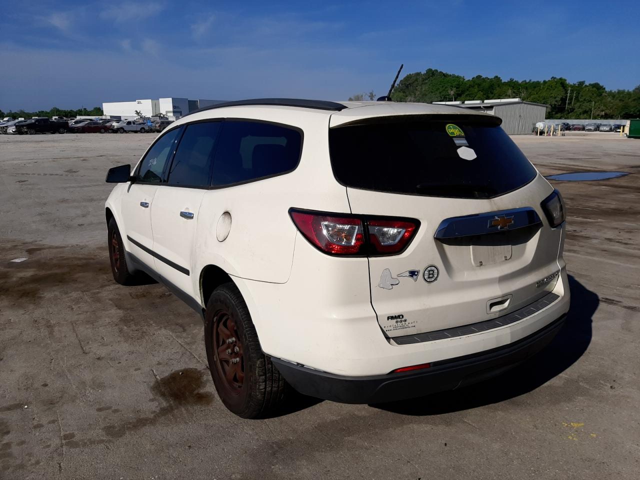 Photo 3 from auction – 2014 CHEVROLET TRAVERSE L with VIN 1GNKVFED4EJ229363