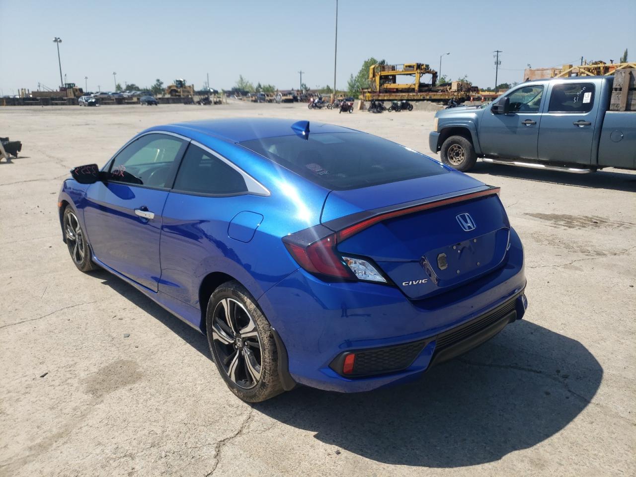 Photo 3 from auction – 2017 HONDA CIVIC TOUR with VIN 2HGFC3B99HH356986