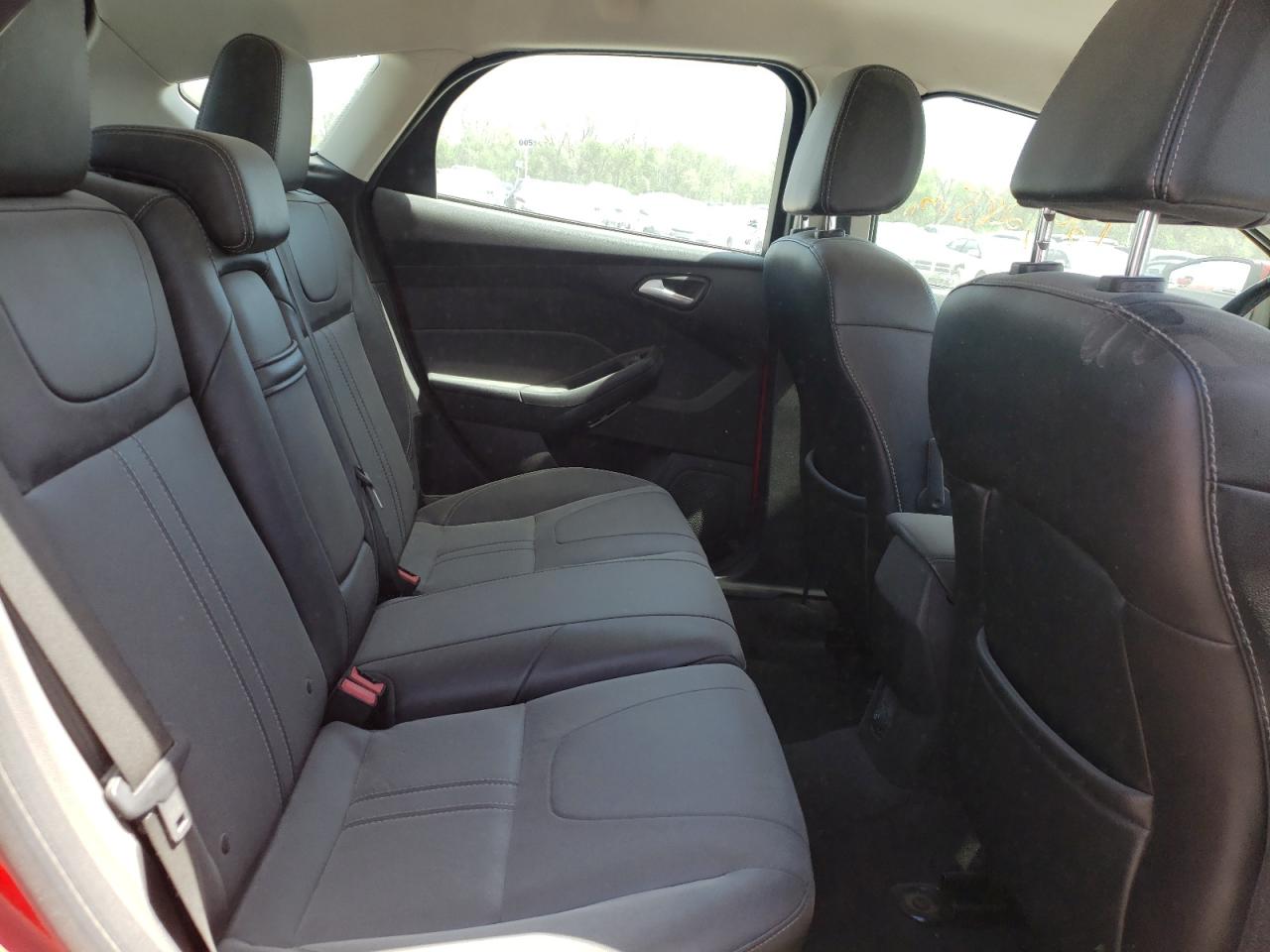Zdjęcie 6 z aukcji – 2013 FORD FOCUS SE z VIN 1FADP3K2XDL315637